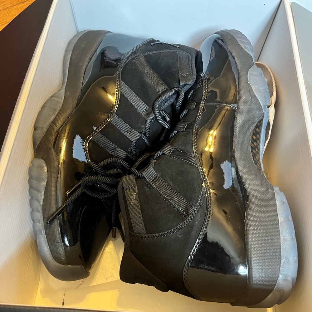 Air Jordan 11 Retro ‘Cap and Gown’ 378037-005